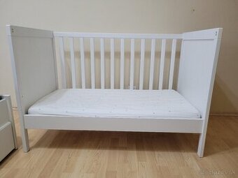 Detska postielka s matracom