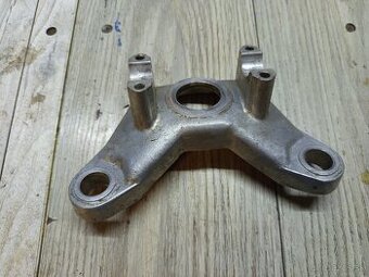 Horný držiak riadenia