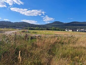 Stavebný pozemok 663 m2 v obci Štitáre s pekným výhľadom na 