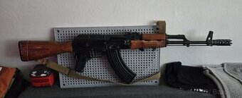 Predám AK-47 Airsoftku