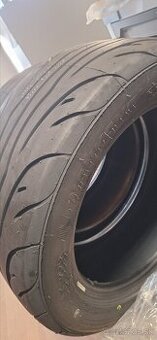 Predam semi slick r15 nove