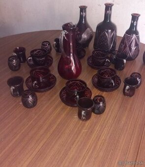 Predám súpravu šálok na kávu s podšálkami,štamperlíky, 