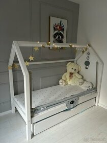 Domčeková posteľ pre dve deti