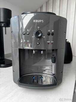 Automatický kávovar Krups Essential EA810B70