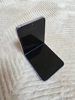 Samsung galaxy z Flip4