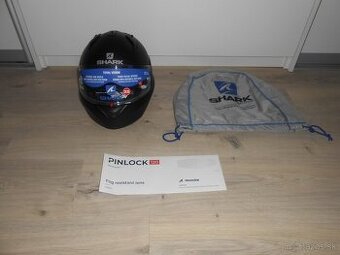 Predam krasnu novu moto prilbu znacky SHARK EVO GT BLANK MAT
