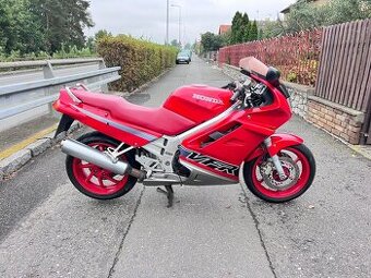 Honda vfr 750 rc36