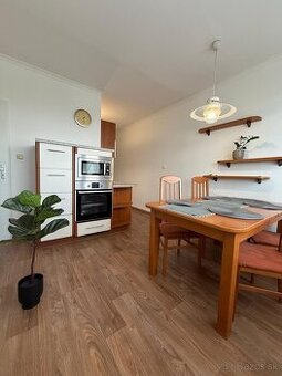3-izbový byt s balkónom na sídlisku F