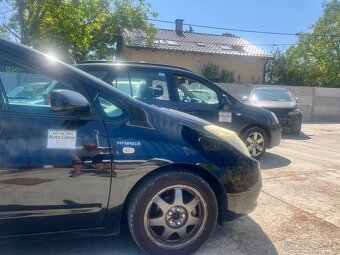 Toyota Prius, 1.5 benzín + hybrid, 57 kW Taxi licencia