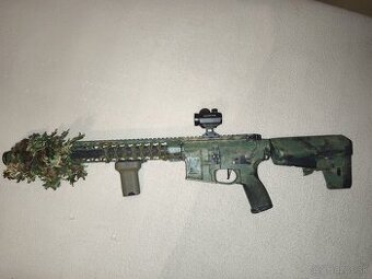 Predám airsoft M4 AEG (camo)