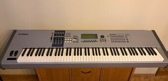 Yamaha Motif ES8 + PLG150PF (+memory karta, sustain pedál)
