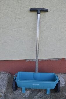 predam posypaci/posypovy vozik GARDENA