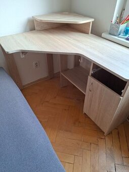 Predám rohový písací stôl