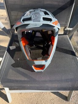 Caratoni Madroc prilba