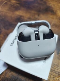 Samsung Galaxy buds3 nové