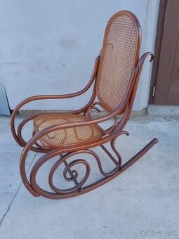 Predám staré hojdacie kreslo