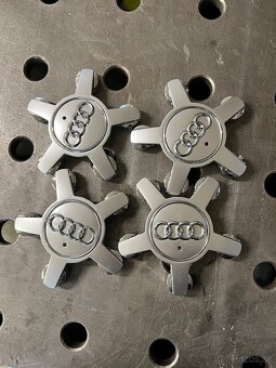 Krytky kolies audi