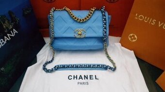 Nova crossbody CHANEL blue flap kabelka