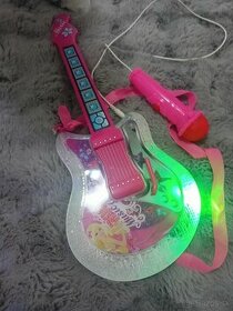 Gitara s mikrofinom - 1