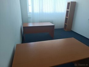 3 kancelárske stoly (možné kúpiť aj jednotlivo)