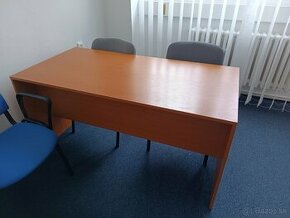 5 kancelárskych stolov (možné kúpiť aj jednotlivo)