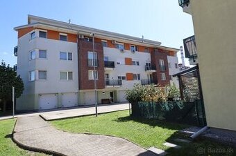 Zariadený 3-izbový byt s parkovacím státím v lukratívnom pro