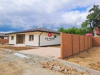 VILLA PARK HUMENNÉ – MODERNÉ BUNGALOVY S NADŠTANDARDNÝM PREV