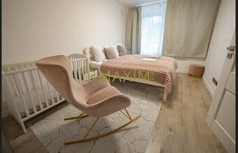 V tehlovom bytovom dome 2,5 izbový byt na ulici Jelenia v Br