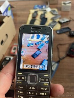 Nokia E52 plus ďalšia na diely