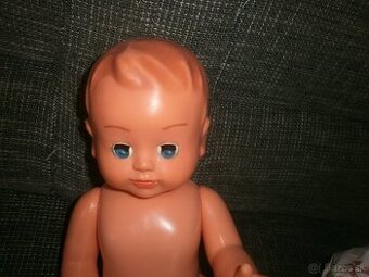 krasna retro babika