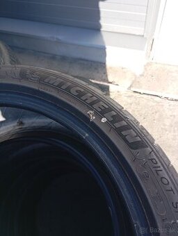 245/40 ZR19 Letne