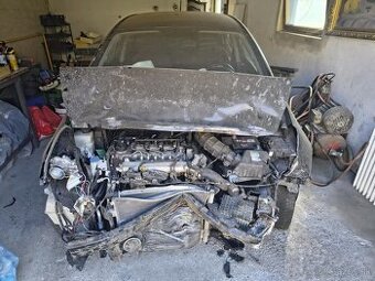 Predám havarované Kia Rio 1.4 66kw