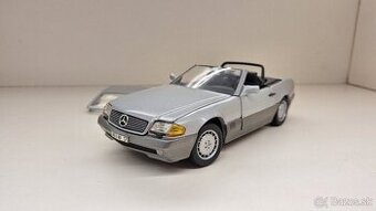 1:18 MERCEDES-BENZ 500SL - 32