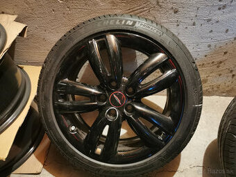 MINI Cooper JCW - orig. 17" alu s novými pneu DOT 24