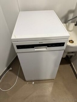 UMYVACKA RIADU AMICA