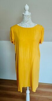 Žlté šaty, Calliope, M