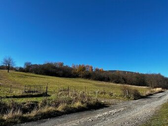 Pozemoky v obci Becherov