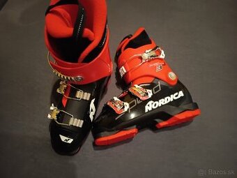 Dievčenské lyžiarky