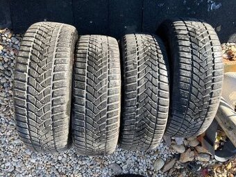 Dunlop zimne pneu 205/60 R16 - 1