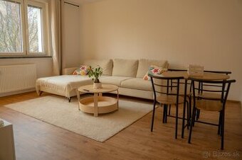 🔑 Na predaj: kompletne zrekonštruovaný 3-izbový byt – Nitra