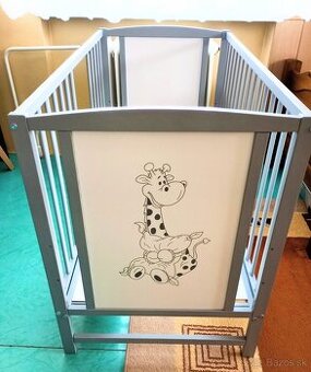 Detská postieľka s matracom