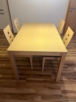 Predám stôl a 4 stoličky