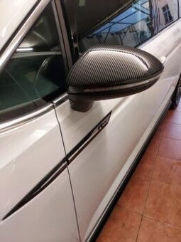 KARBONOVE KRYTY spätných zrkadiel.