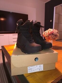 Vysoká treková obuv BOSP 42