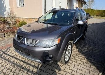 Mitsubishi Outlander 2,2 Di-D 4x4,/ 7 míst serviska nafta