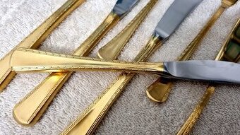 Luxusný zlatý set príborov Planéta Solingen