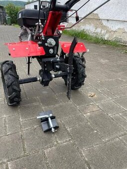 Malotraktor-kultivator