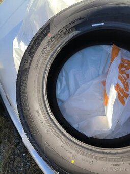 Letné pneu 215/60R17 96H