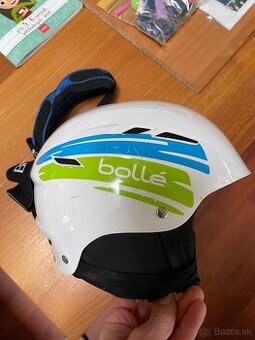 Predam lyziarsku prilbu s okuliarmi