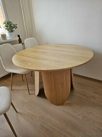 Dizajnový okrúhly jedálenský stôl